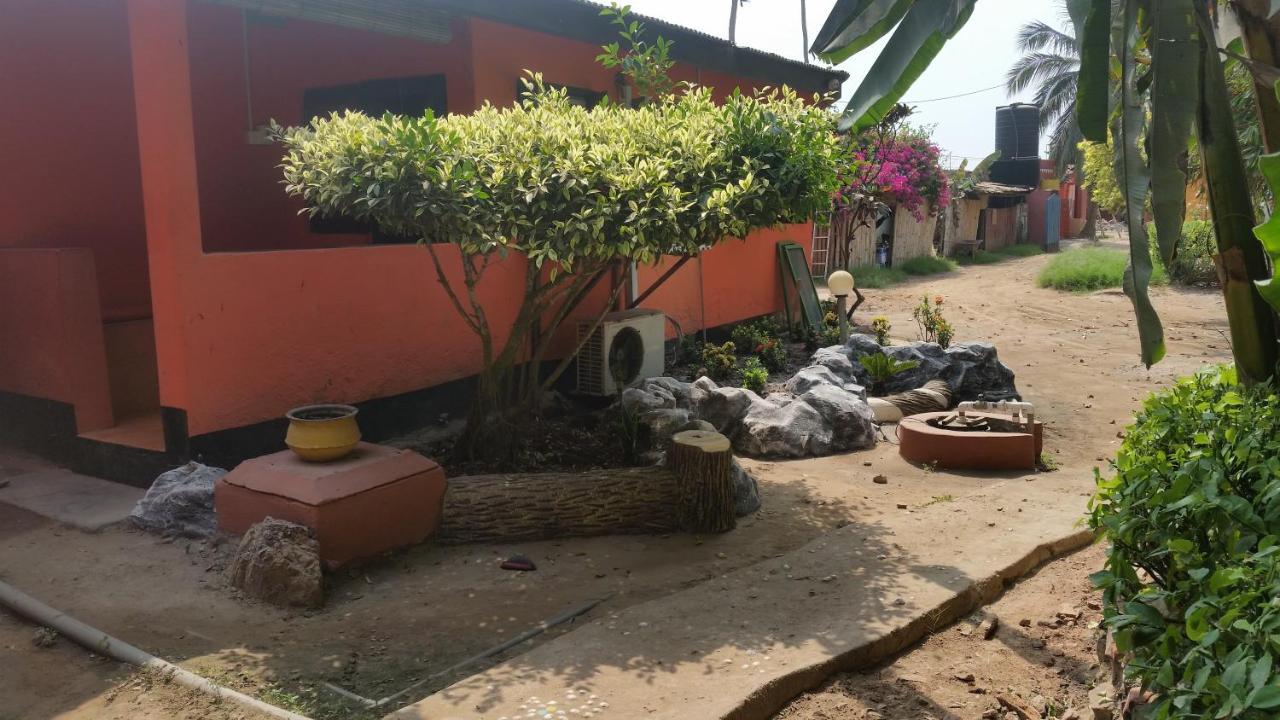 Big Milly'S Backyard Hotel Kokrobite Exterior photo